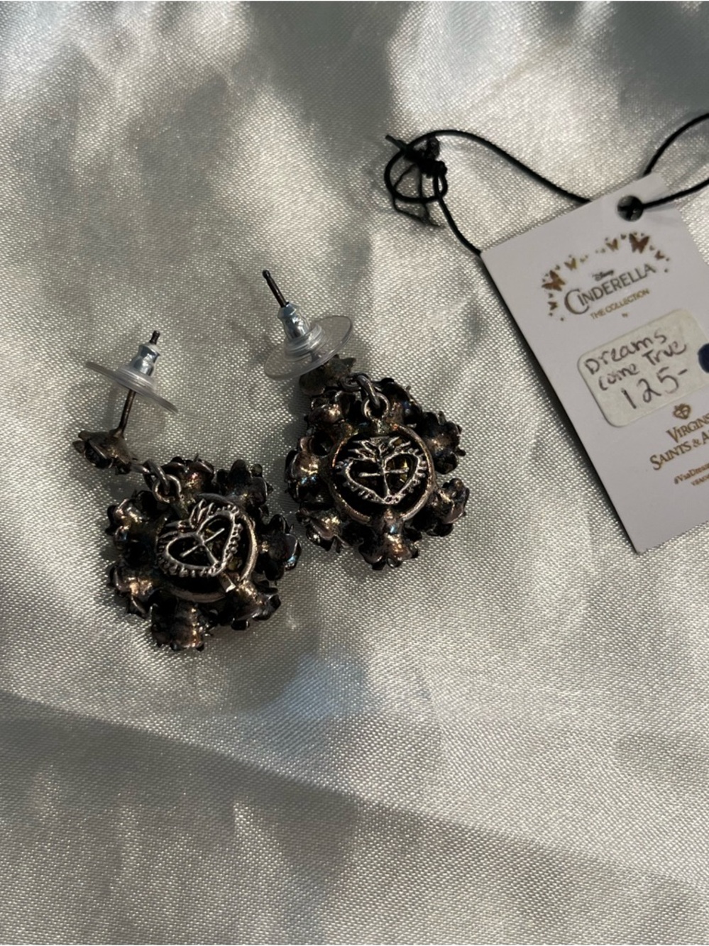 VIRGIN SAINTS & ANGELS DANGLE EARRING - Picture 5 of 8